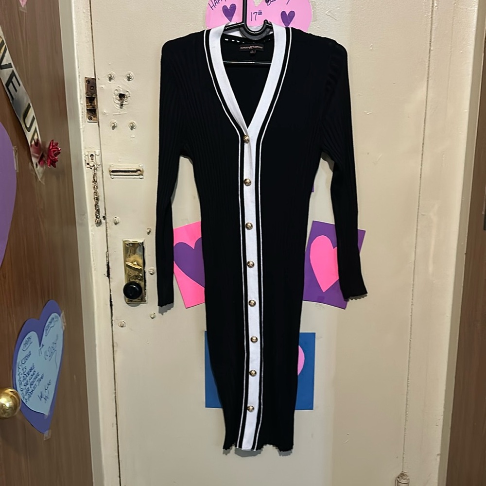 ALMOST FAMOUS LONG SLEEVE BLACK DRESS WITH GOLD BUTTONS DESIGN (NWOT)